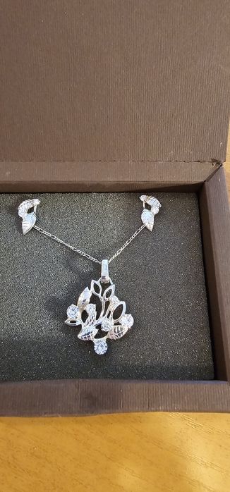 Сребърно колие с обеци