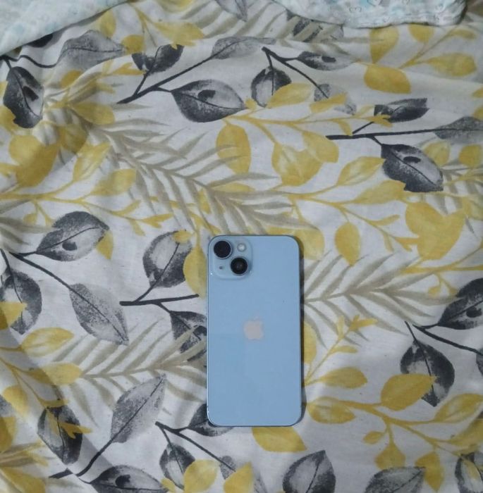 iPhone 14 baby blue