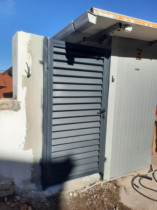 Ограда тип щора Метални врати