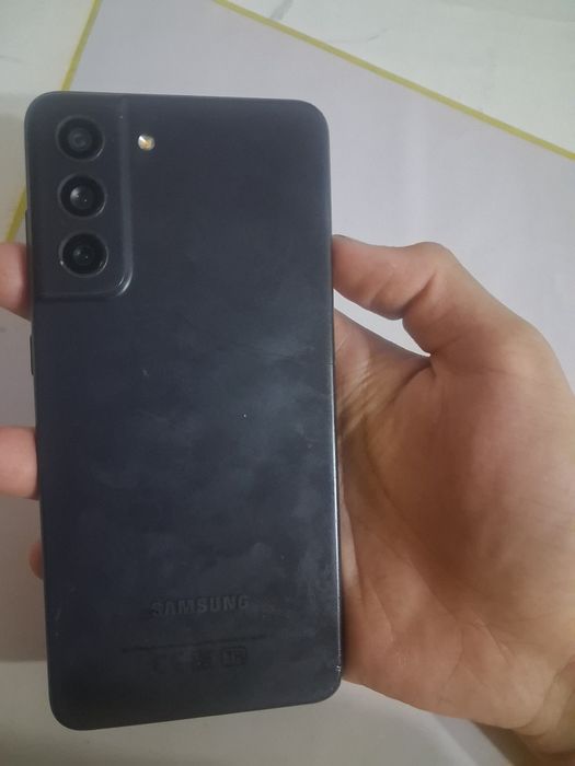 Samsung s21 fe .