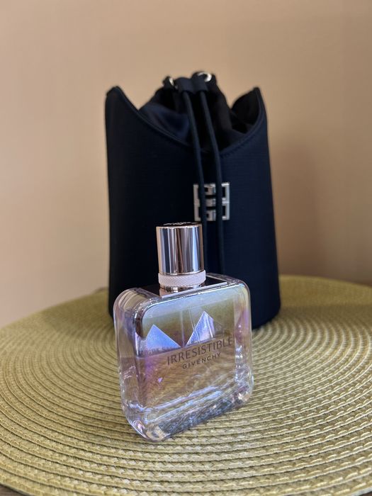 Givenchy nectar с козметична чанта