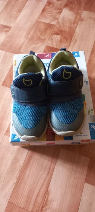 Продам кроссовки