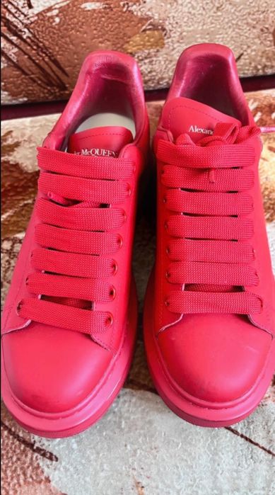 Adidași Alexander McQueen