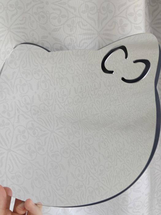 Продам зеркало Hello Kitty