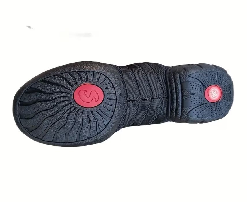 Обувки за народни танци