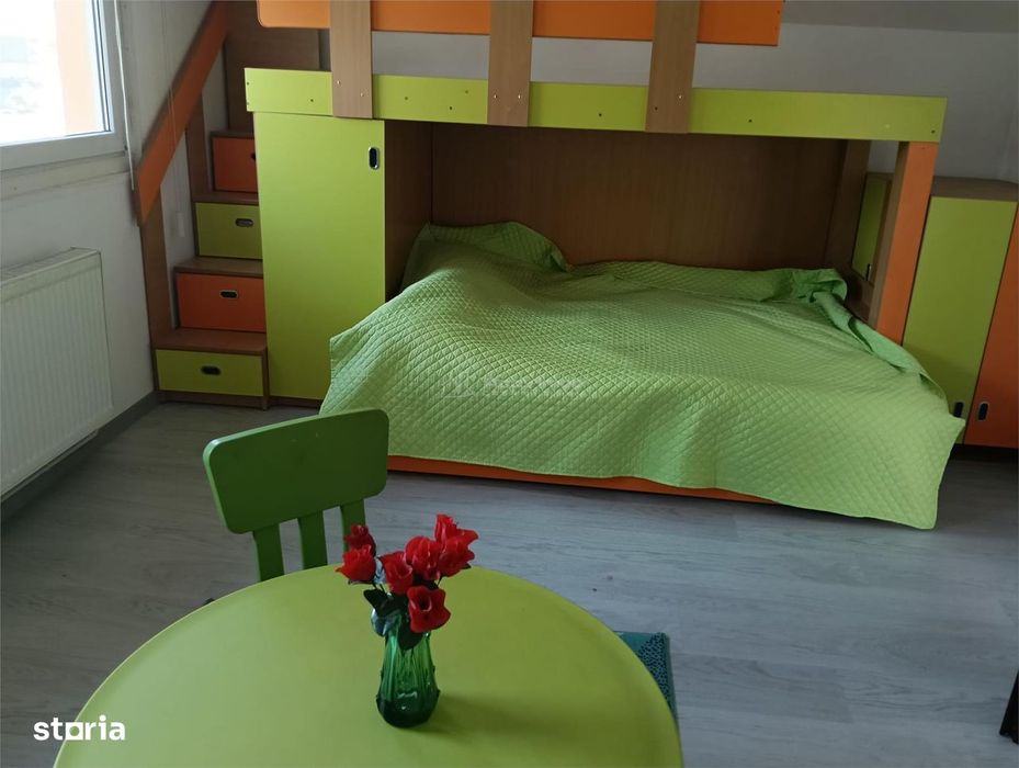 Oferta!! Proprietar -2 case in aceasi curte-4 Dormitoare-Foisor-Strada