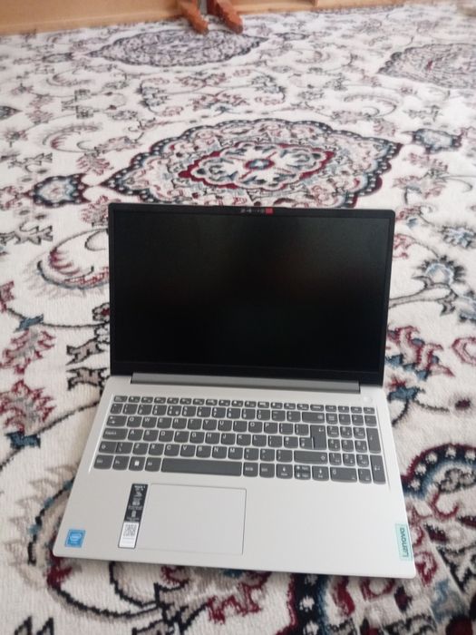 Noutbook nomi lenovo kafolati bor yangi karopka dakument