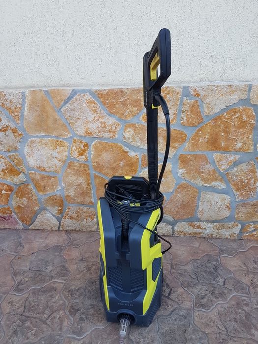 Aspirator, aparat curățare abur Karcher si pompa sub presiune Karcher,