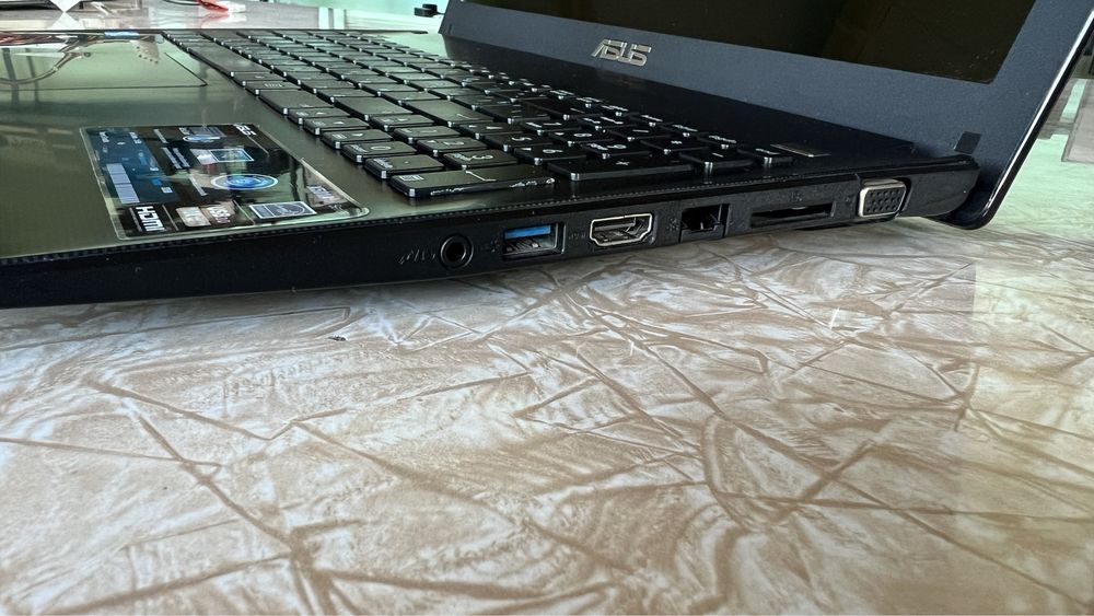 Лаптоп Asus X501