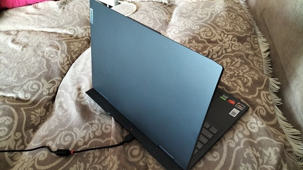 Игровой ноутбук Lenovo