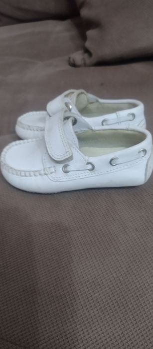 Детски обувки от естествена кожа