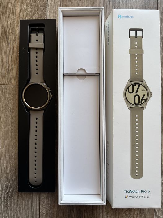 Смарт часовник с Wear Os - Mobvoi TicWatch Pro 5