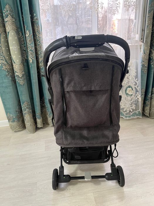Детская коляска , чёрная