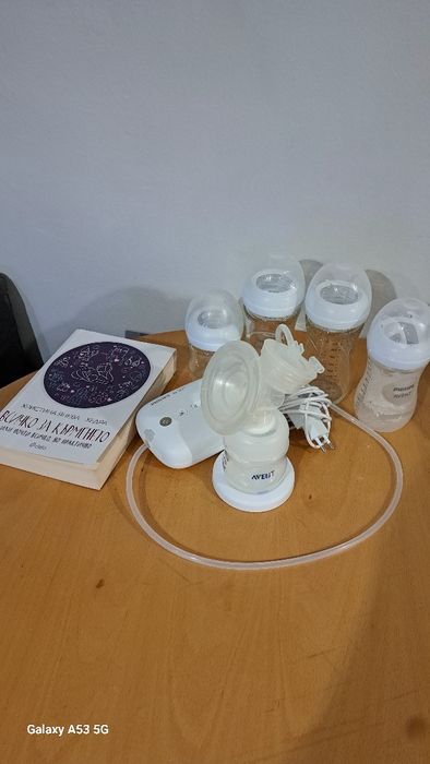 Единична електрическа помпа за кърма Philips Avent Natural Motion Prem