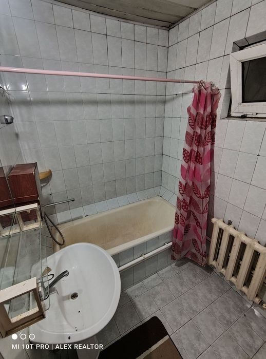 Продается.Янгихает,  Спутник 4 2/4/4 ипотека