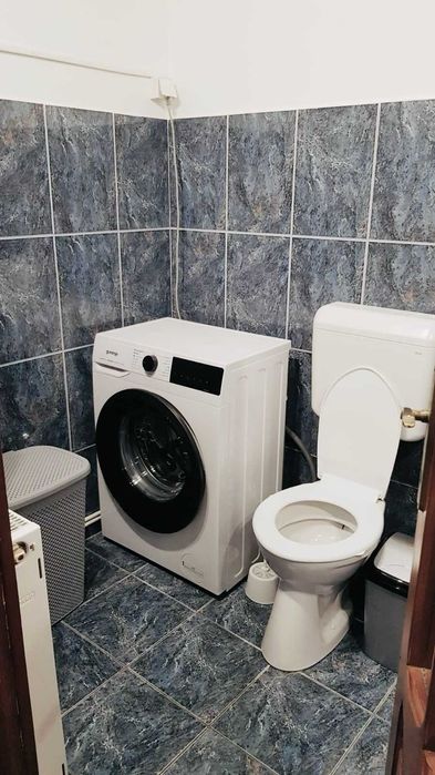 Proprietar inchiriez garsoniera zona Mall/Aprodu Purice