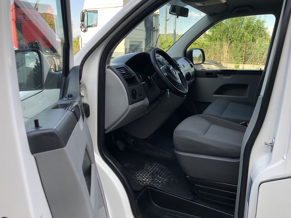 VW Transporter T5 9locuri an 2012 motor 2.0tdi 102cp clima navi euro5