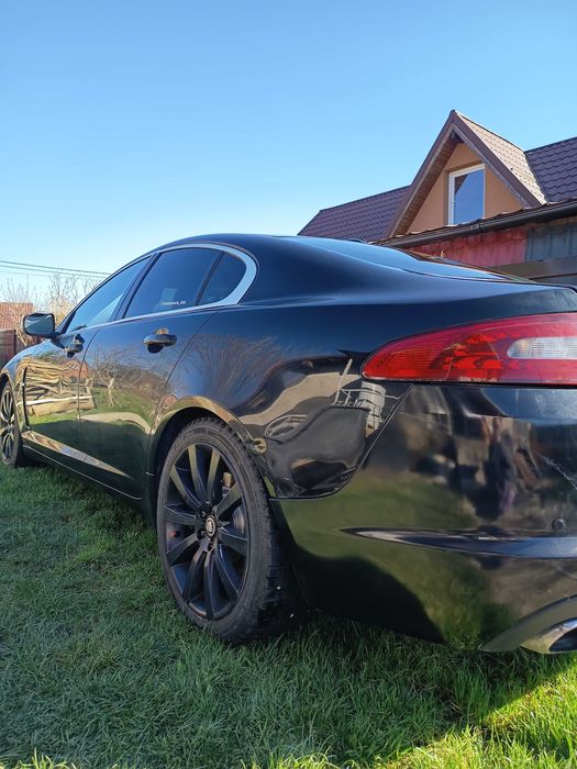 Jaguar XF 2009-lux și eleganță britanică