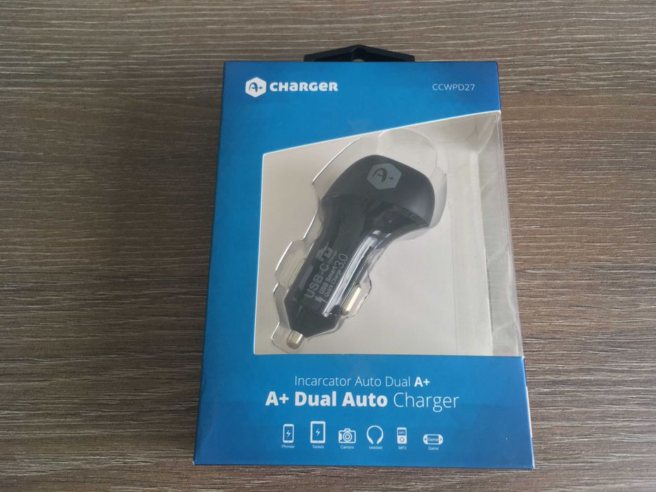 incarcator fast charge usb 3 si C pt. telefoane, tablete la masina 12V