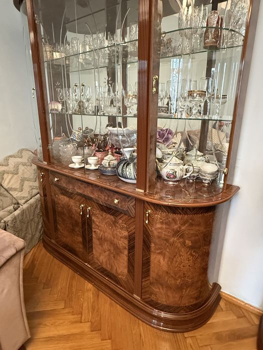 Шкаф сервант для посуды