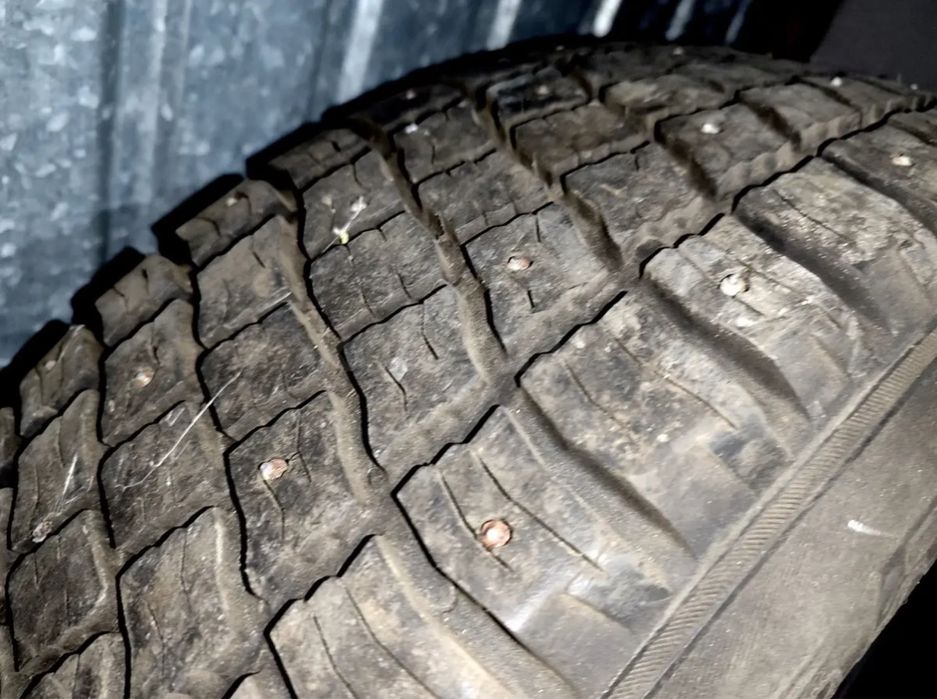 Литые диски с шинами на УАЗ