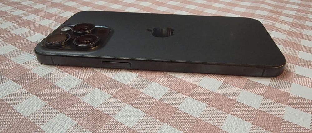 IPhone 15 pro max  - 1TB