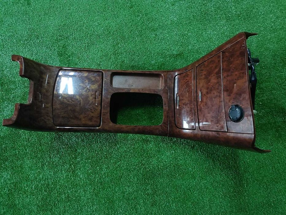 Продам консоль от Toyota Camry 30 35