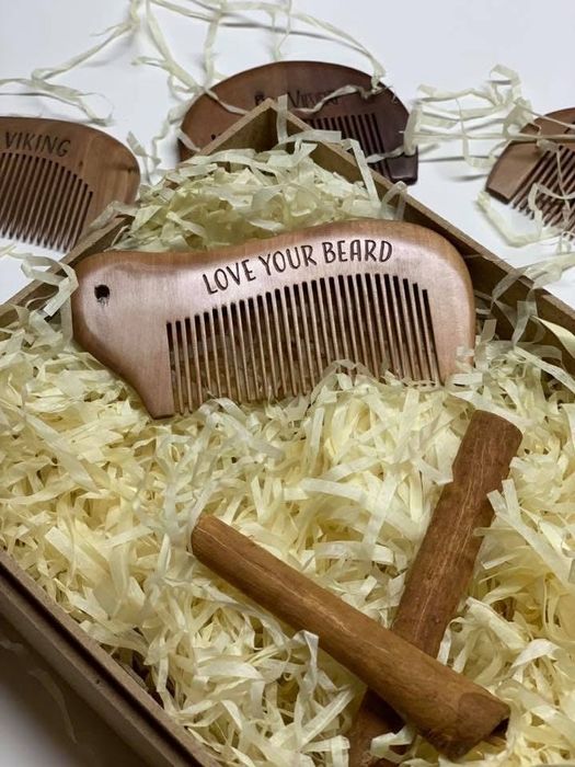 Дървен гребен за брада