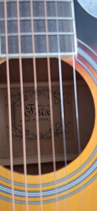 Продам акустическую гитару