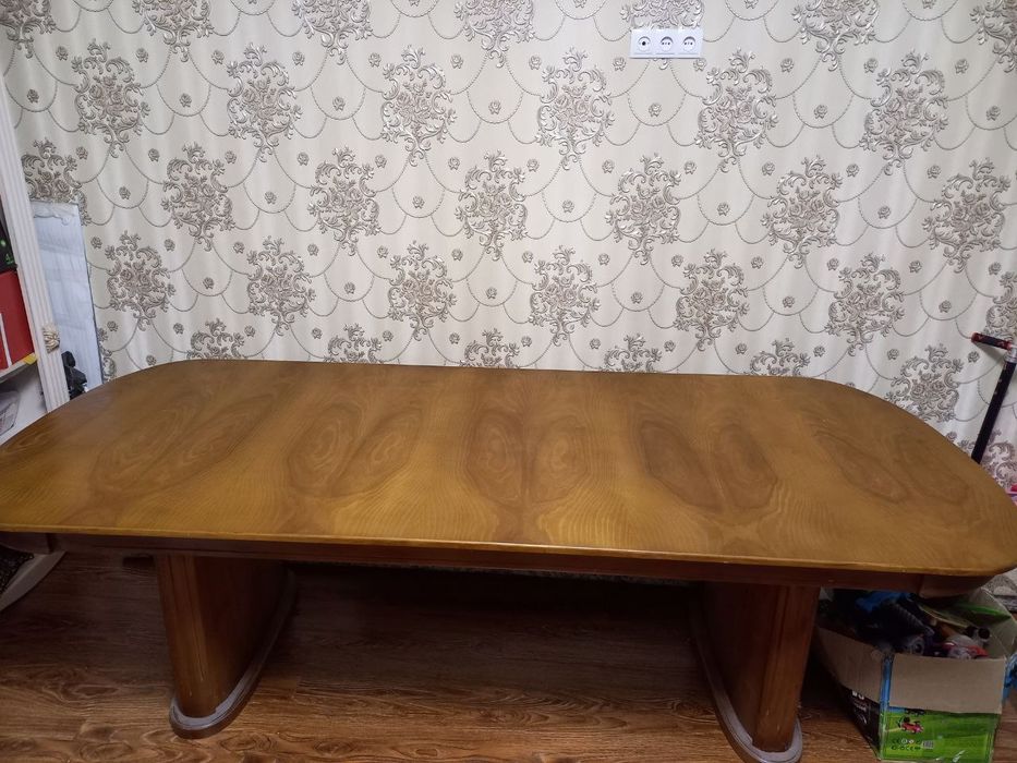 СТОЛ СТУЛ СОТИЛАДИ
10 стульев
1 стол