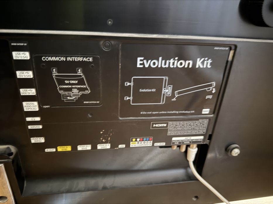 Televizor Smart Samsung 46”(117 cm) Full HD și 3D model UE46F8000