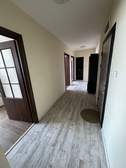 Южен тристаен апартамент под наем в кв. Кольо Фичето, Велико Търново