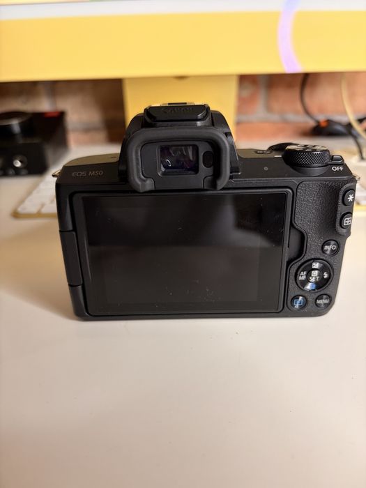 Canon EOS M 50 .