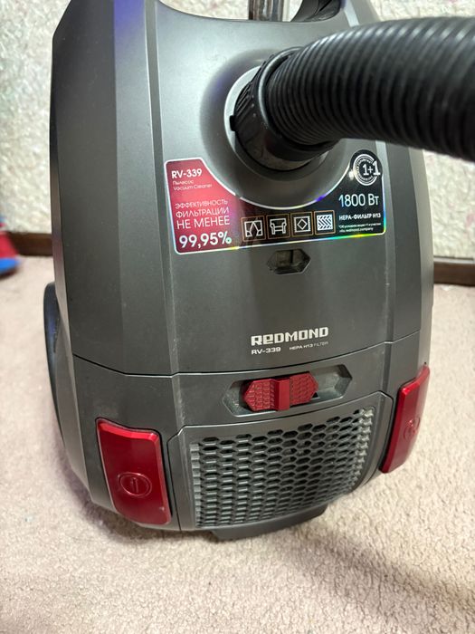 Пылесос REDMOND 800.000