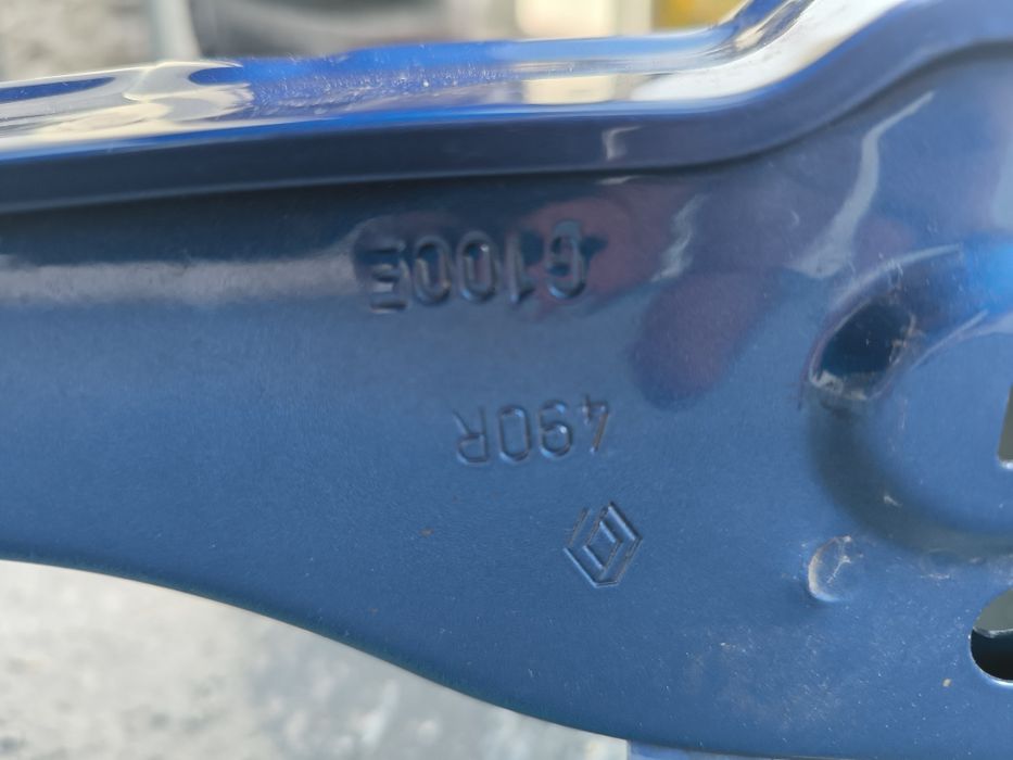 Aripa față stânga Dacia Duster 2 Capitonaj capotă