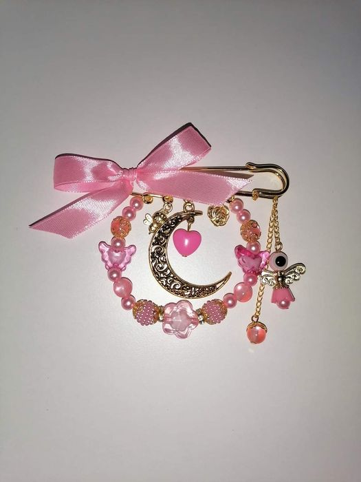 Ръчно изработване на гривни, клипс за биберон, украси за бебета