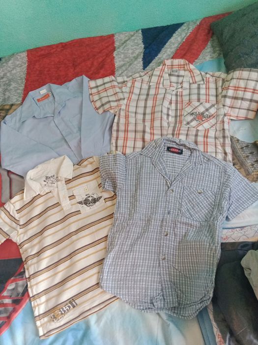 Vand lot haine baieti aprox. 7-10 ani