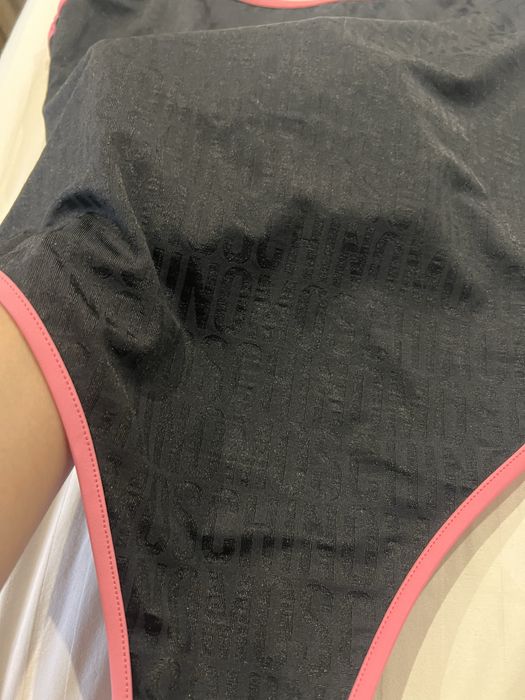 Чисто нов бански - Moschino