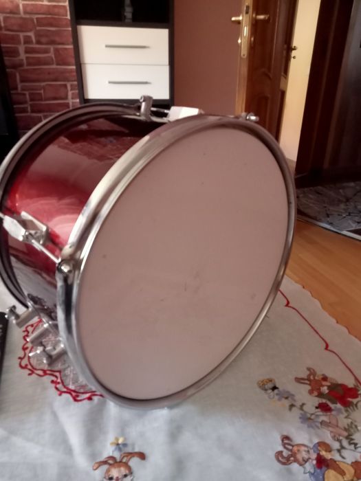 Vând toba  muzicala