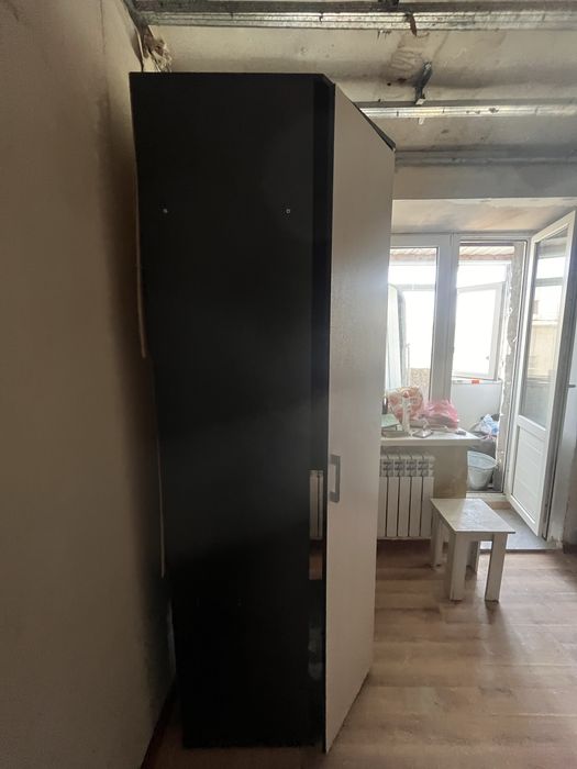 Продаю шкаф договорная