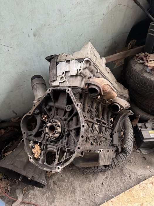 Продам 104 матор на мерседес 2.8