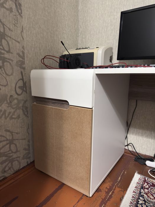 Стол письменный компьютерный