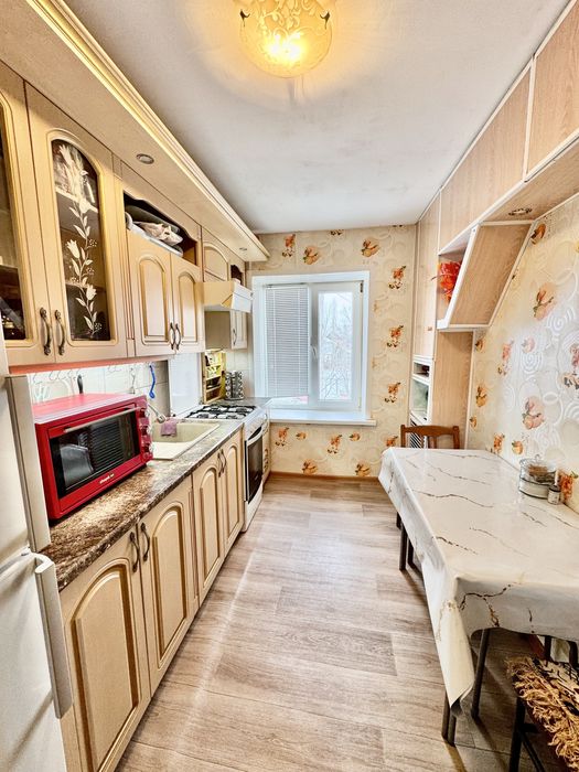 Продается 3 комн квартира на СХИ