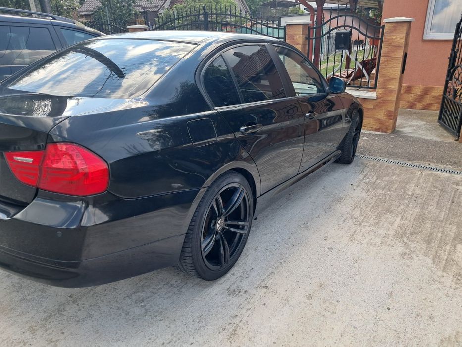 BMW  E 90 facelift