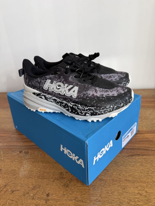 HOKA SPEEDGOAT 6 Black Stardust Mărime: 37 Preț: 500 lei