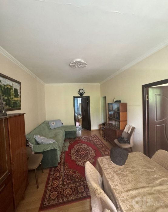 Квартира продаётся Чиланзар 8 квартал 2/4/4 средний ремонт ор. Корзинк