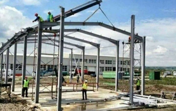 Vând hală metalică 15 x 20