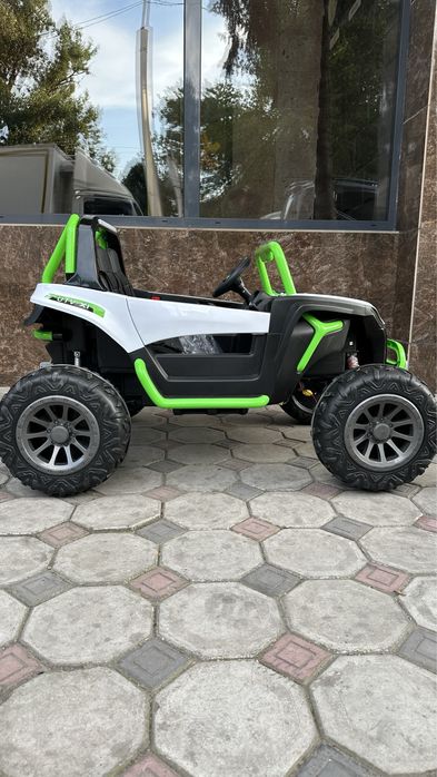 Мощный внедорожник багги