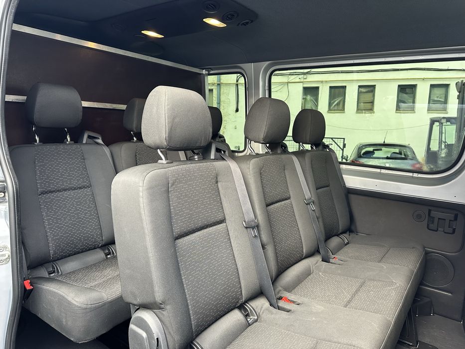 Inchiriez Microbuz 8+1 locuri. Inchiriere autoturism Campina