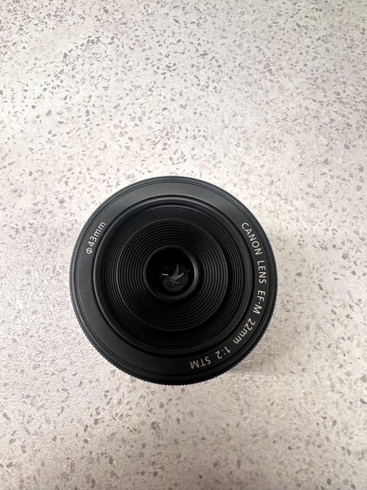 Obiectiv foto Canon EF-M 22mm f/2.0 STM – stare foarte bună